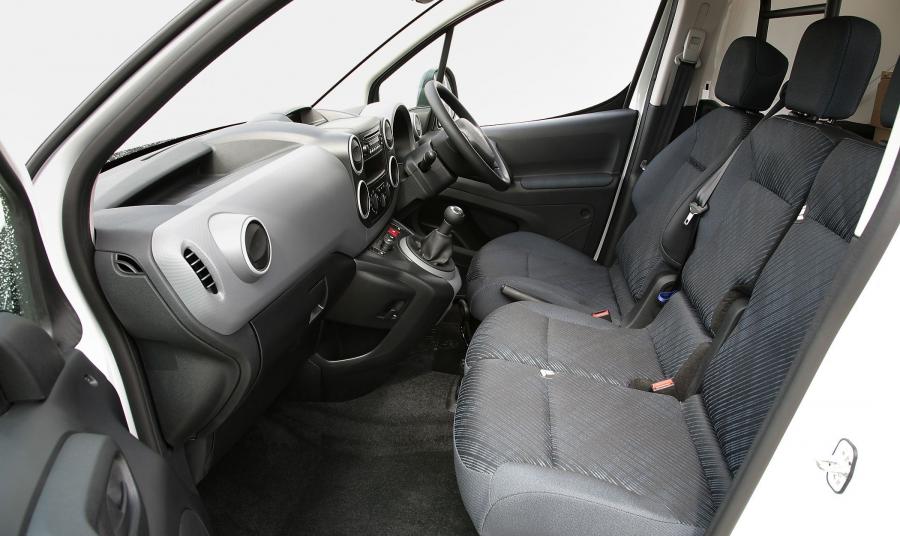  Peugeot Partner 2008 года  (фото 9 из 54)